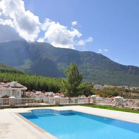 Sleeps 8 Pool Air Con Wifi Овачик